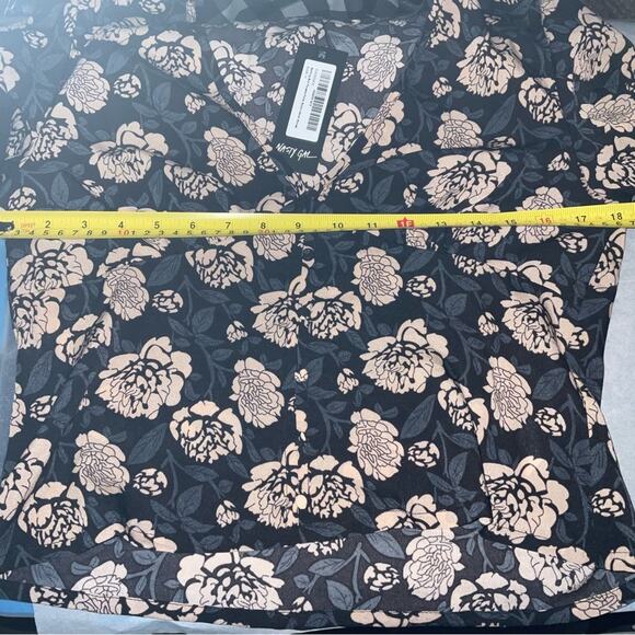Nasty Gal Nothing Bud Flowers Cropped Floral V-Neck Button Up Blouse 6 Prints - Picture 5 of 8